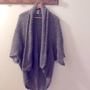 hinge knit oversized shrug sweater. Very warm!